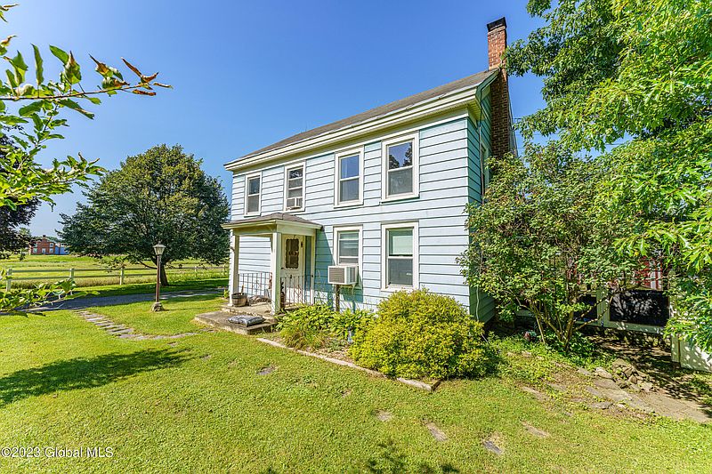 4th image of 5 Gillis Hill Lane