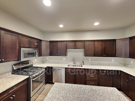 4th image of 5285 W Hampstead Ln