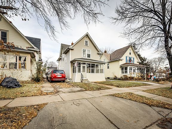 5th image of 755 Thomas Ave