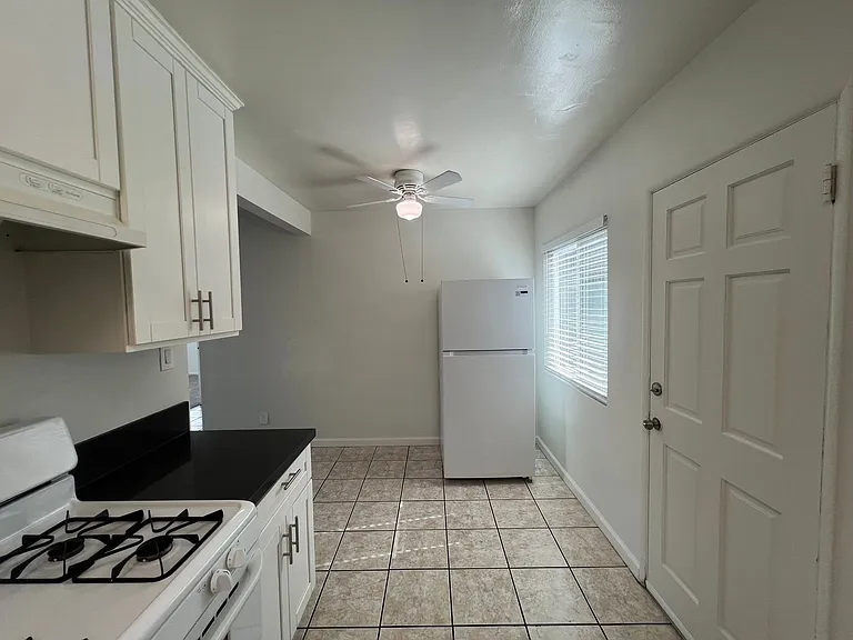 4453 W 129th St — Photo 3