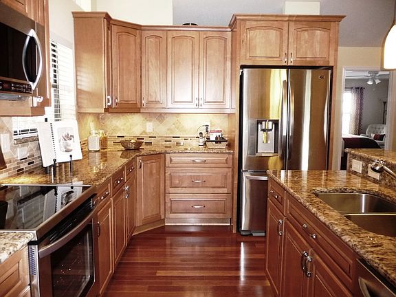 2nd image of 11819 W Sunnybrook Ct
