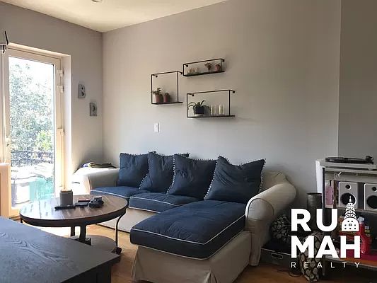 5th image of 271 Clifton Pl #2