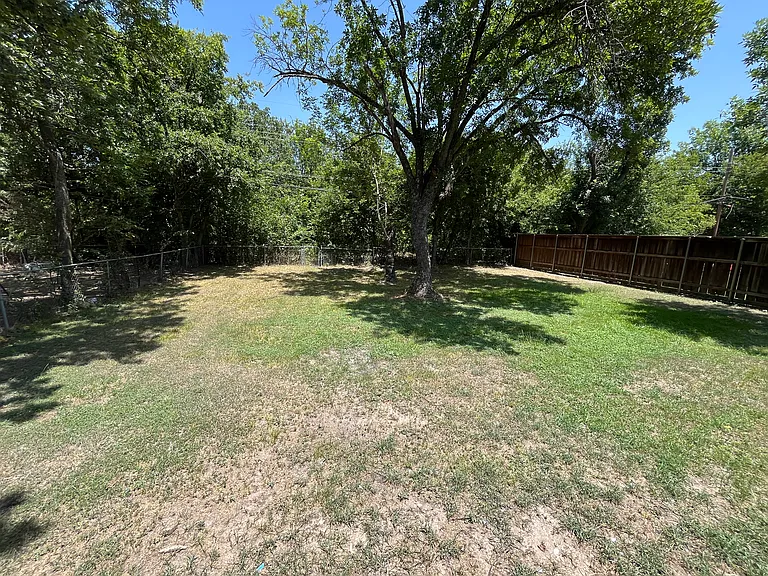 11303 Trail Ln — Photo 22