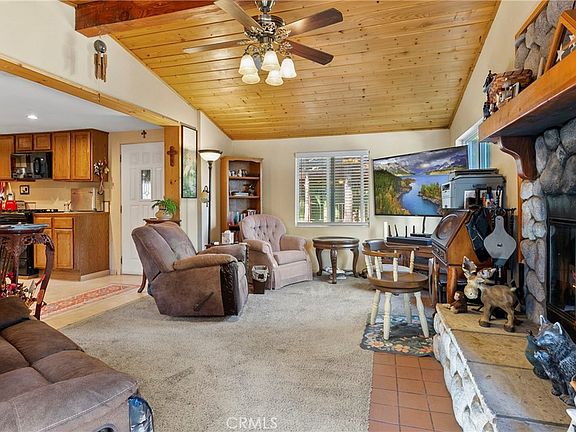 3rd image of 22864 Alder Ln