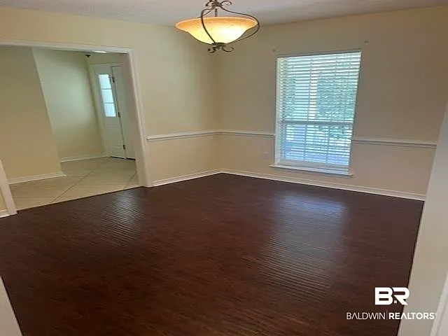 3 bed, 2.0 bath, 1604 sqft, $1,800 — Photo 3