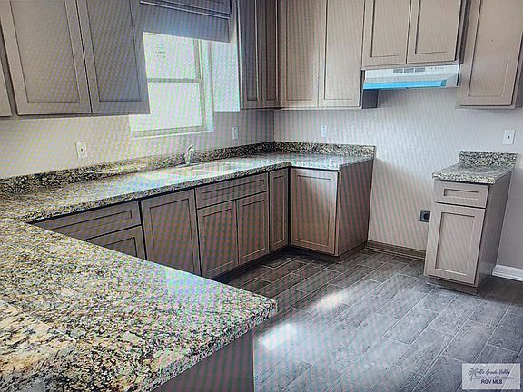 4th image of 2420 Florencia Ave