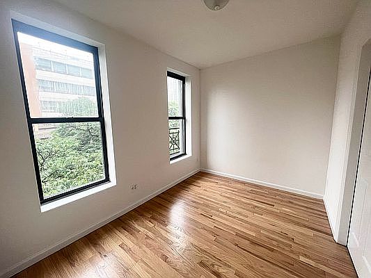 3rd image of 322 E 59th St APT 4A