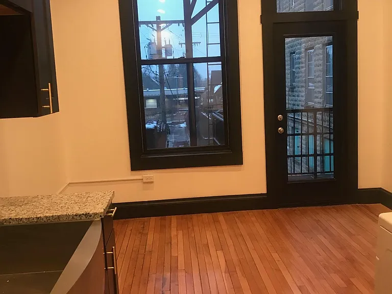 25 E Main St #2 — Photo 3