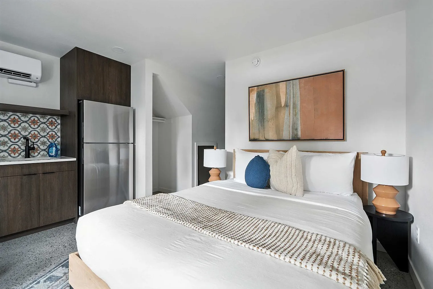 Studio, 1.0 bath, 290 sqft, $2,097 — Photo 1