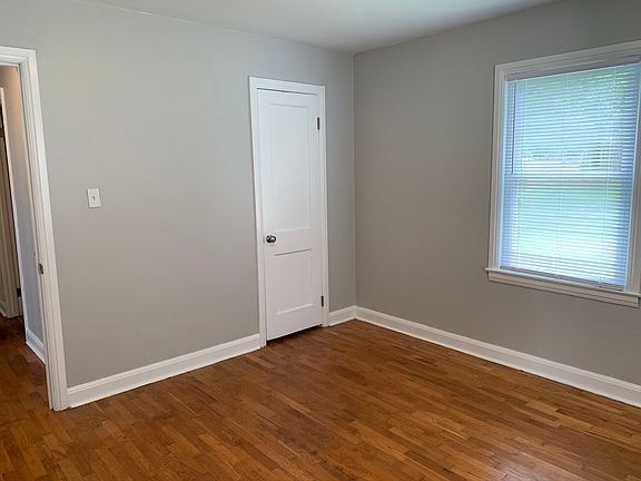 4th image of 4156 Walker Blvd