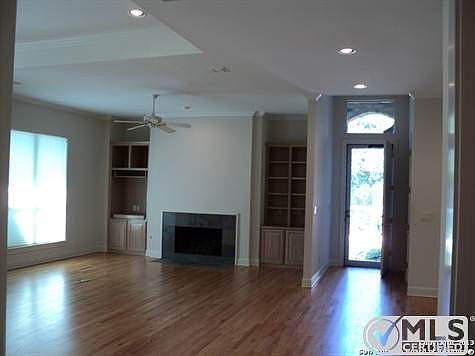 4th image of 8 Halifax Ct