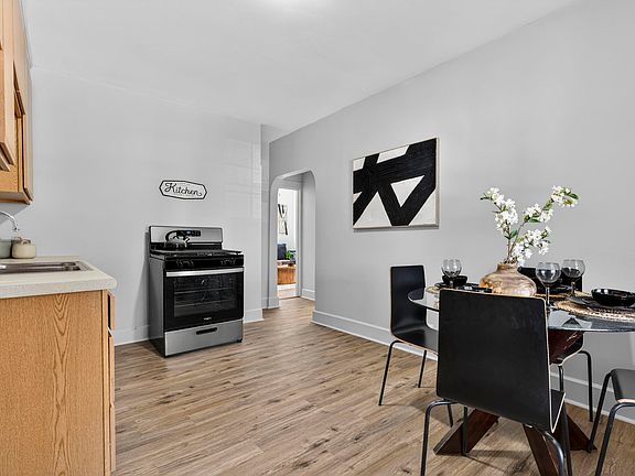 5th image of 318 Charles St #1R
