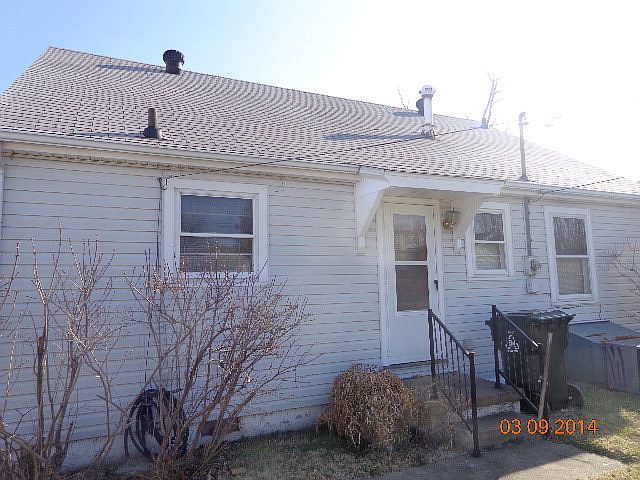 2nd image of 224 Cardinal Ln