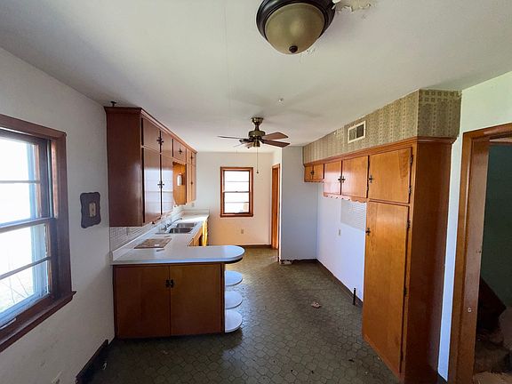 3rd image of 2123 W Antoinette St
