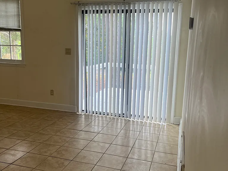 408 Jackson Ave #A — Photo 5