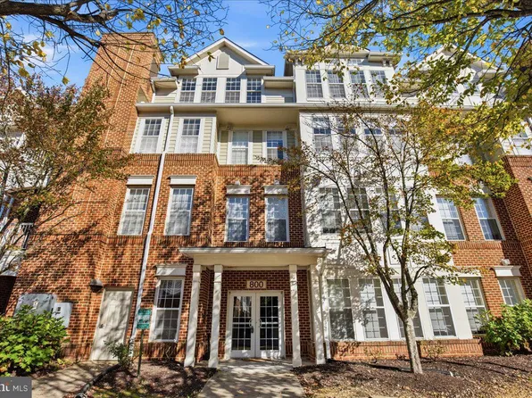 800 Edelen Station Pl APT 301, La Plata, MD 20646
