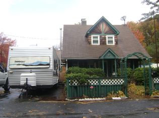 83 Eton Ave, Warwick, RI 02889