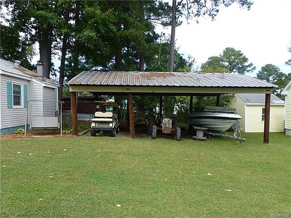 4th image of 139 South Dr
