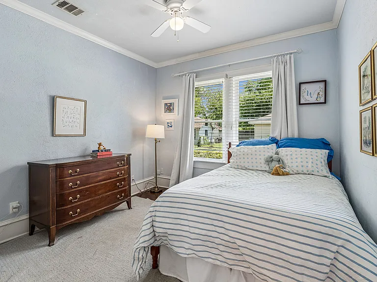 902 N Edgefield Ave — Photo 12