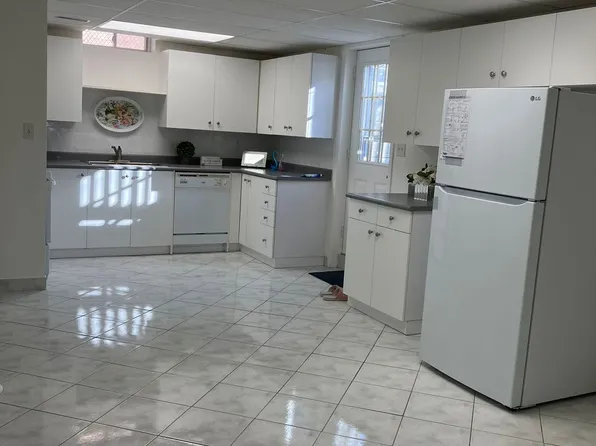 5 Hacienda Dr, Richmond Hill, ON L4E 3X1