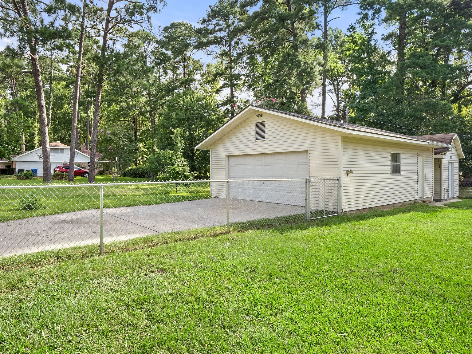 3 bed, 3129 sqft, $1,600 — Photo 3