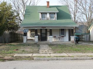 327 E 4th St, Mountain Grove, MO 65711