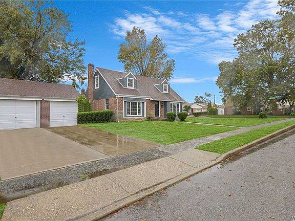 3rd image of 766 Cypress Dr