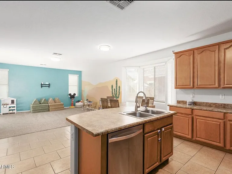 25719 W Victory St — Photo 10