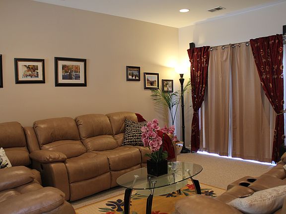 4th image of 7 Stafford Dr #2304