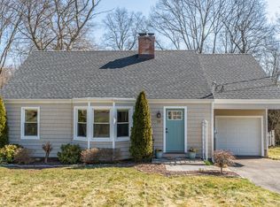 15 Koger Rd, Trumbull, CT 06611
