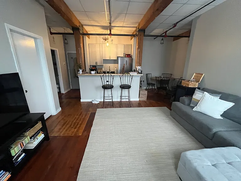 222 Williams St E #310 — Photo 4