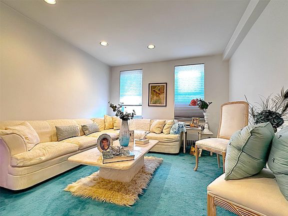 3rd image of 247 Parkview Ave APT 3P