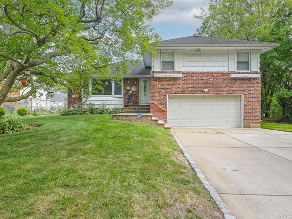 216 Birch Drive, New Hyde Park, NY 11040