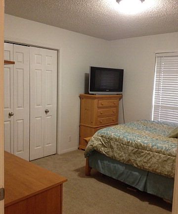 5th image of 8900 Holiday Dr