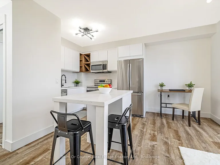 200 Burnhamthorpe Rd E #1309 — Photo 5