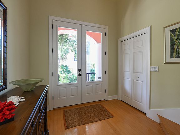 3rd image of 1249 Derby Ln