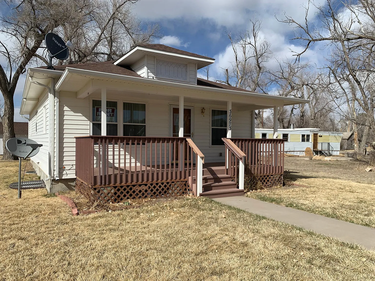 3 bed, 2500 sqft, $1,500 — Photo 2
