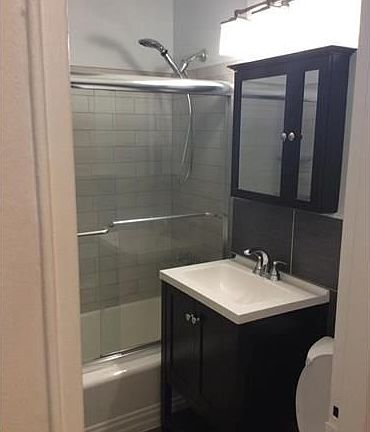 4th image of 1525 Independence Ave #2B