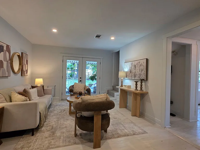2802 De Soto Dr — Photo 10