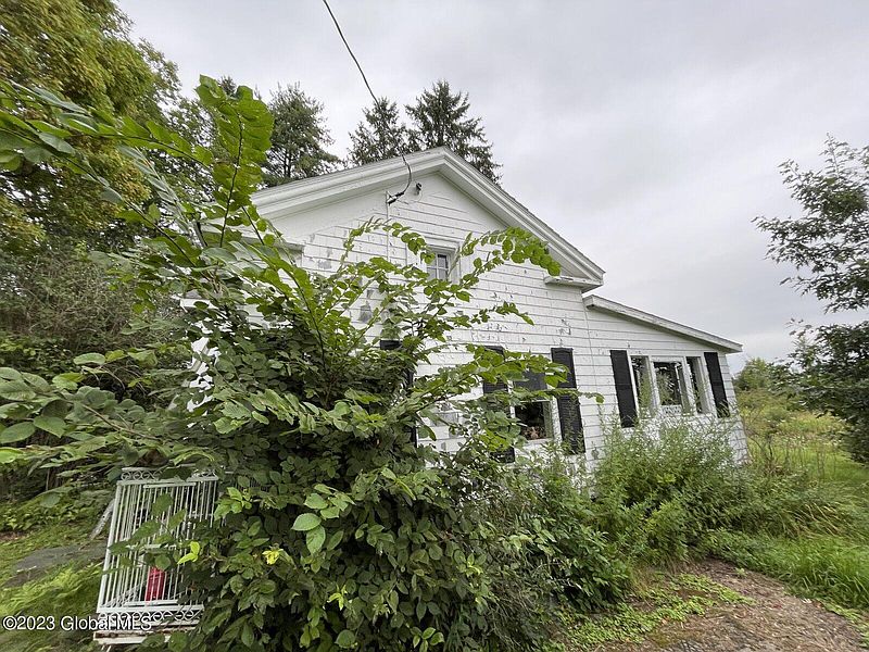 3rd image of 781 E Lykers Road