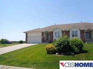 2701 Lakeview Cir, Plattsmouth, NE 68048