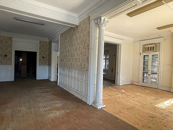 5th image of 3630 W End Ave