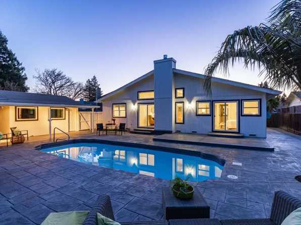 1687 Del Oro Circle, Petaluma, CA 94954