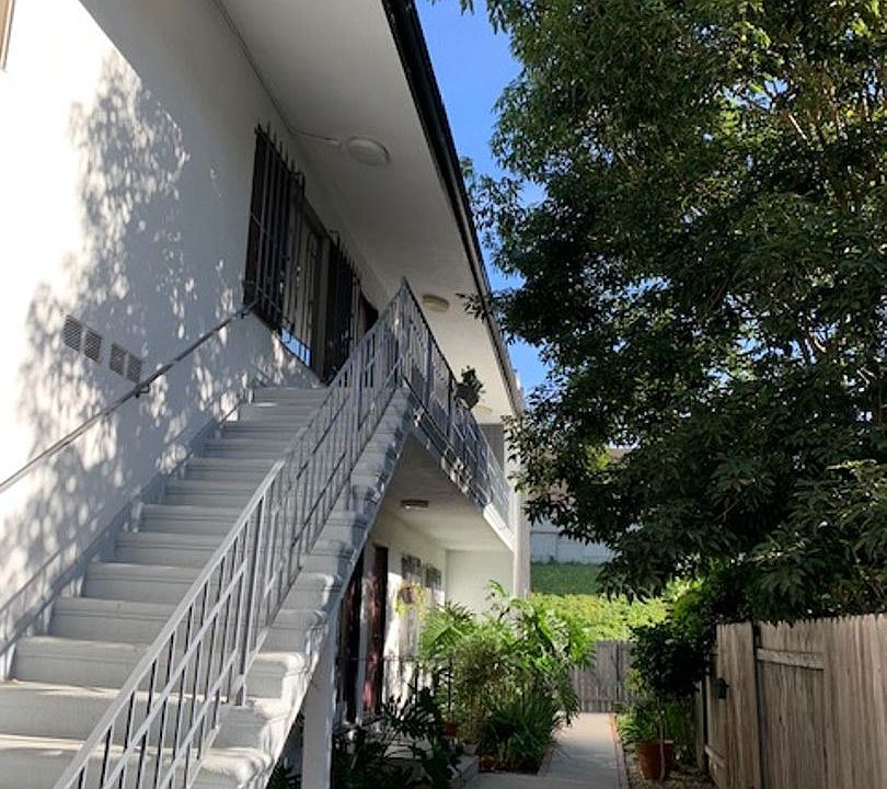 2nd image of 1515 Beloit Ave #1