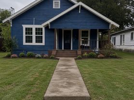 2105 Lyle Ave