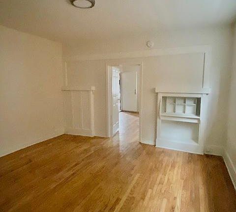 5th image of 120 W 51st St