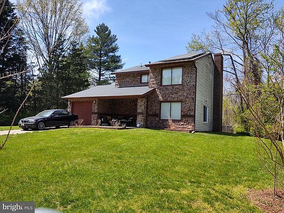 2nd image of 1103 Holcum Pl