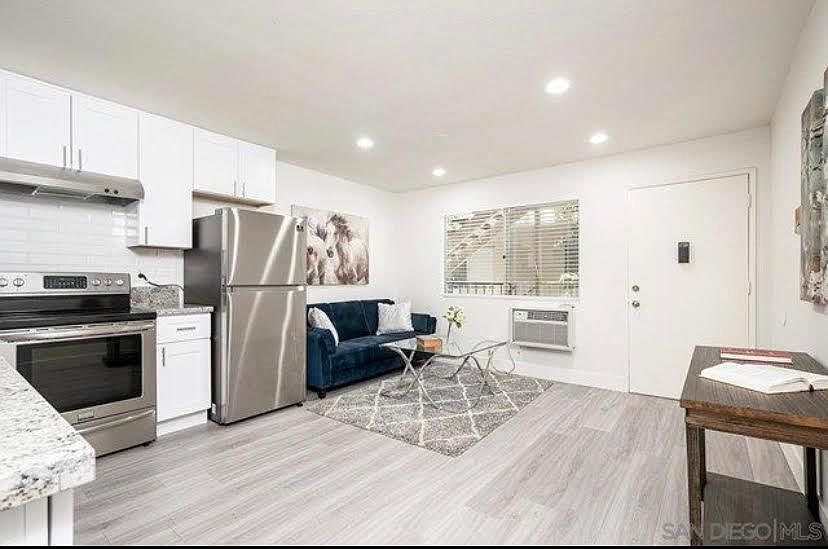 460 sq.ft living area Recently remodeled. Furniture Not included. New cabinets & stainless steel appliances