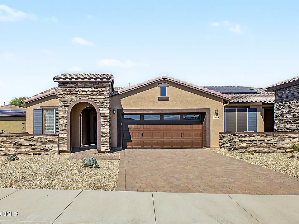 17656 W Cedarwood Ln