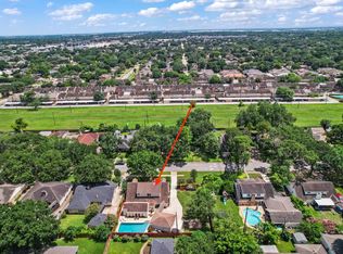 7730 Twin Hills Dr, Houston, TX 77071